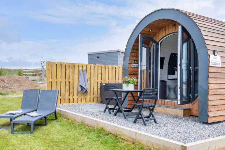 Tonnau Glamping Pod
