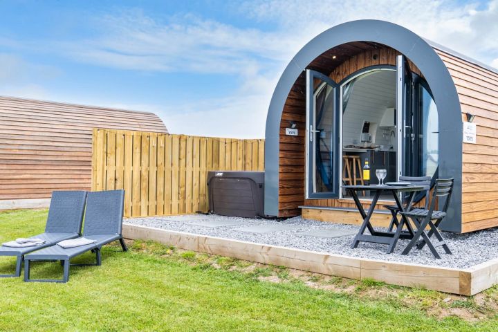 Ynys Glamping Pod